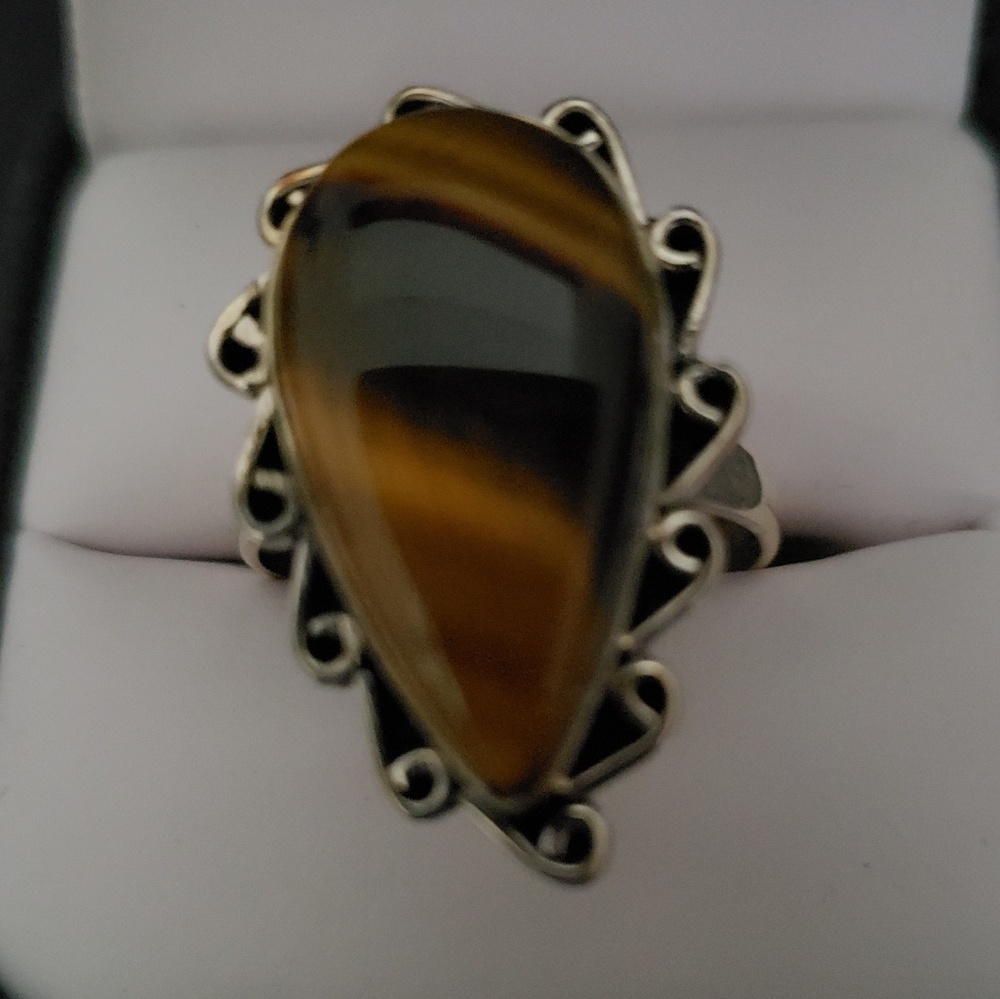 Sterling silver Tiger Eye ring. Size 10.